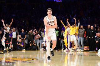 体育解说中 体育解说中