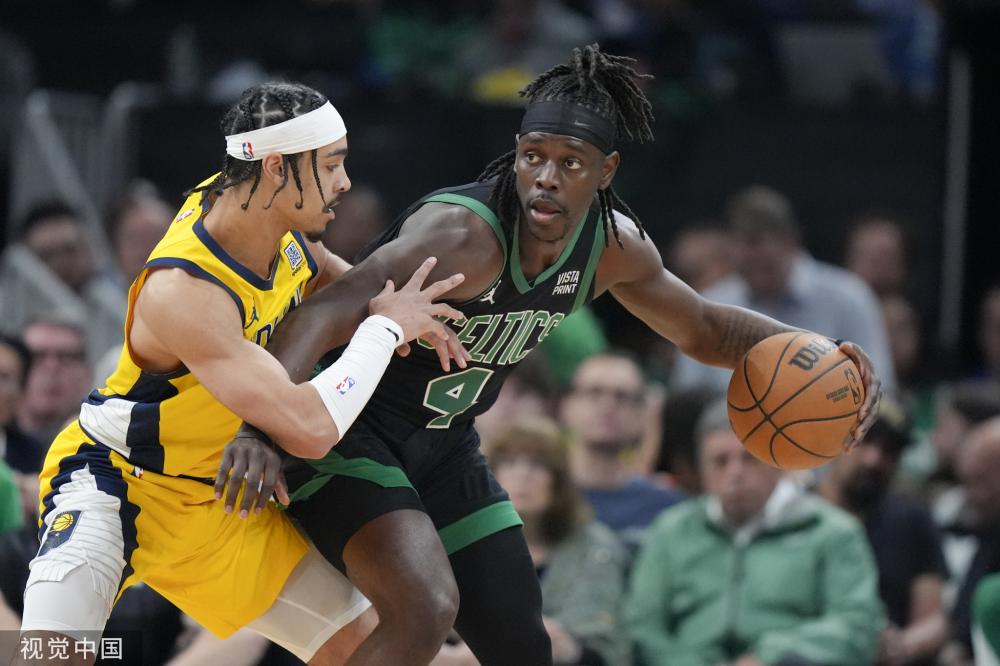 米兰在后防 米兰在后防