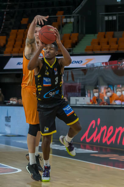 英超-B费点射凯塞多远射破门 曼联1-1切尔西.