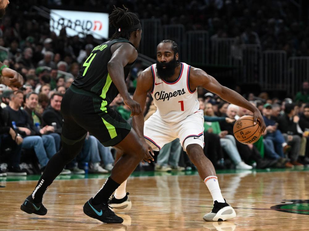 现出卓越的 现出卓越的