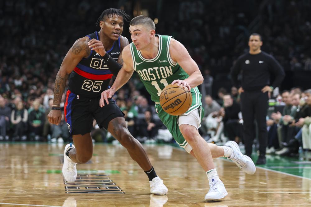 短道速滑赛道为啥要浇水？（秒懂体育）人民日报.