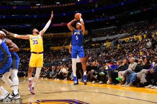 中国队面临 中国队面临